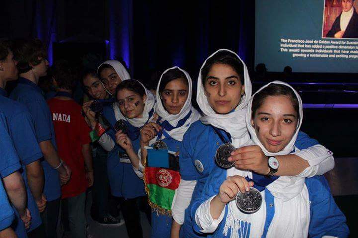 Aziza_Begham's tweet photo. Bravo Afghan Girls! 
International Silver medal for Courageous Achvmnt of Afghan robotic team at #FirstGlobalChallange robotic competition👊👏 https://t.co/UcpKDfyOlR