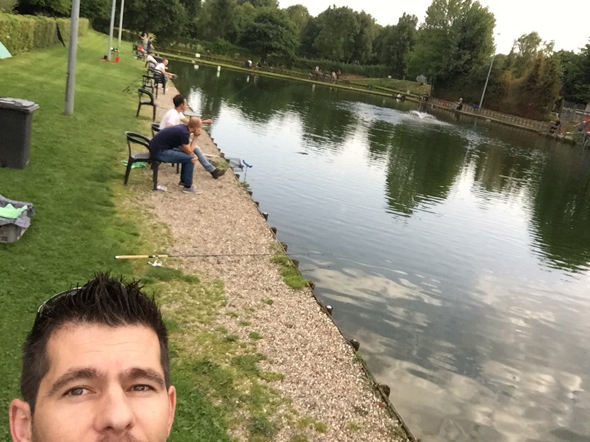 blossertje's tweet photo. Gezellig met de @GeoniusEU collega's forel vangen....althans poging tot 😁 https://t.co/npWASnSKbO
