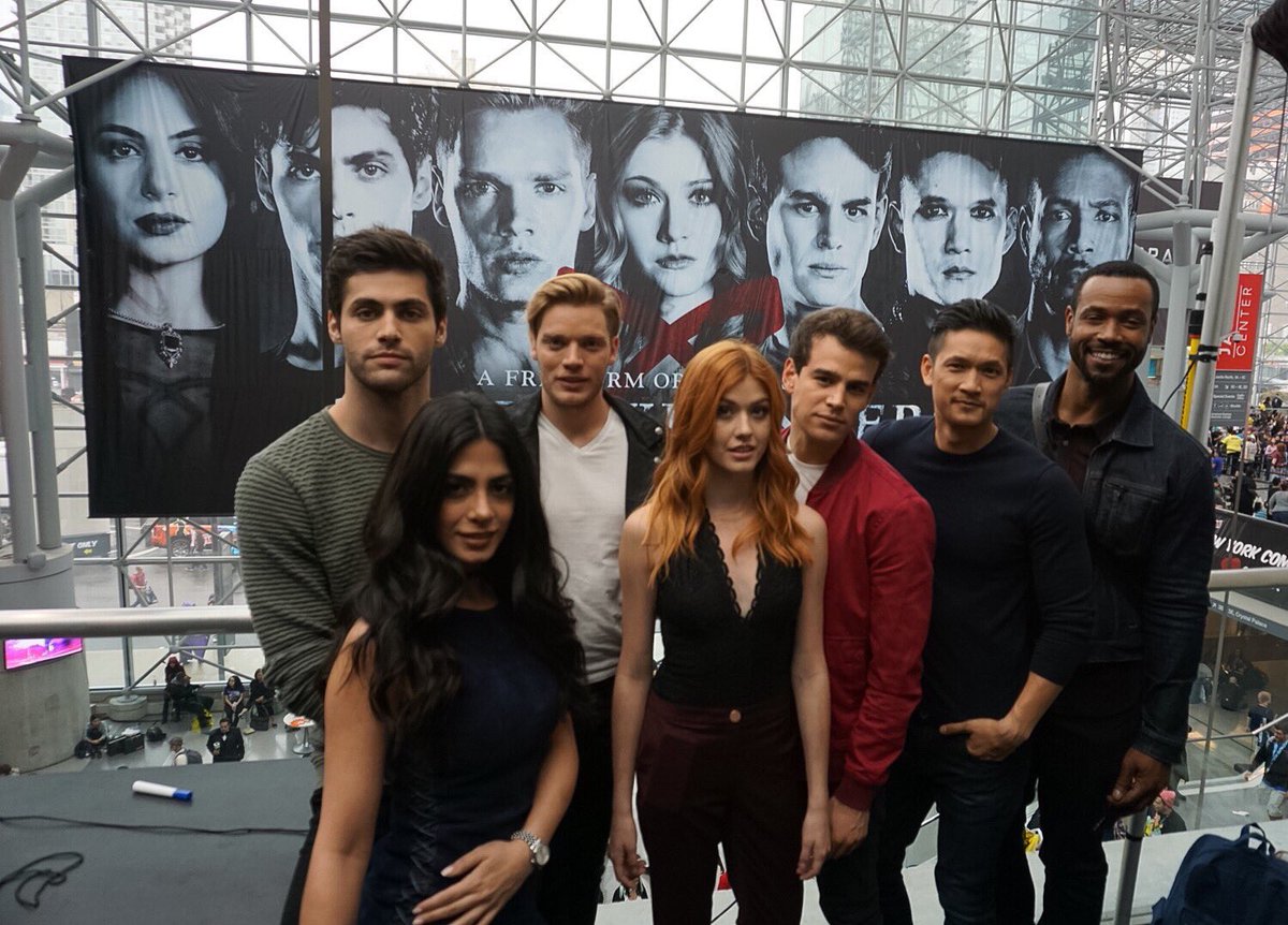 Kat_McNamara's tweet photo. Way back @NY_Comic_Con with the @shadowhunterstv fam. CANNOT WAIT for @comic_con tomorrow! #SDCC17 https://t.co/mNRLtoEe7I