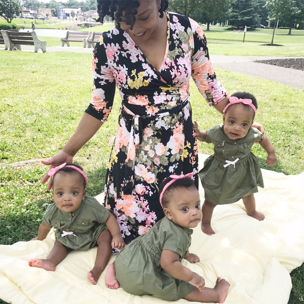 TrulyKarae's tweet photo. My Body after Triplets 🚨New Blog post is up https://t.co/FguahpLZyv ➡️ @shoppinkblush @Carters #shoppinkblush #styleambassador #lovecarters https://t.co/WjDvuirxkW