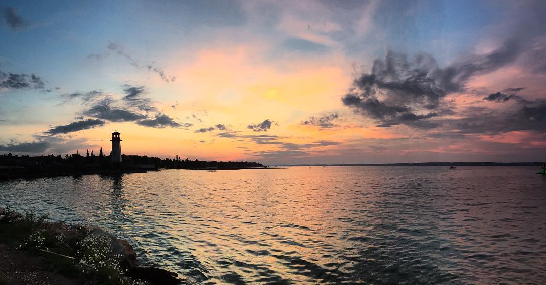 TravelAlberta's tweet photo. A6. One beach you should check out this summer? The sunsets at Sylvan Lake! #CanadaChat
Photo by stormsandskies via IG | @SylvanLake_AB https://t.co/JeI84kia1P