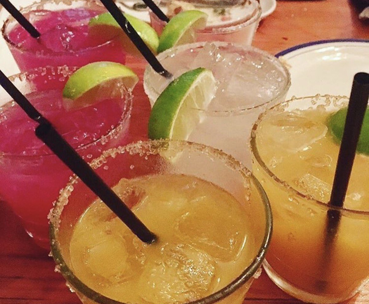OfrendaNYC's tweet photo. The only way to beat an #NYC heatwave. #cocktails #margarita #westvillage https://t.co/k1l3N3Hoya