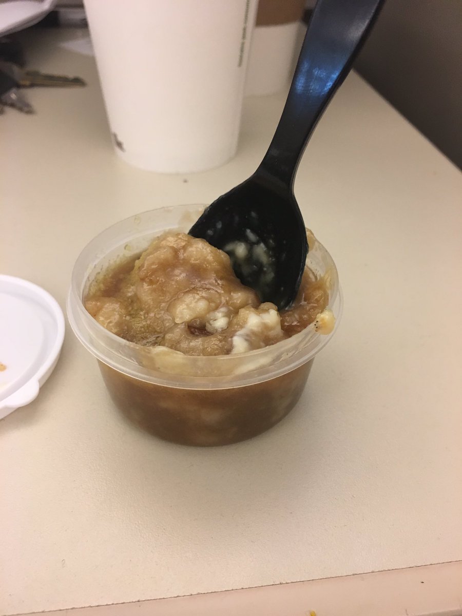 Kent_Barnett's tweet photo. @GordonRamsay what do you think of my coworker's pecan cobbler https://t.co/DZPttD5RI7