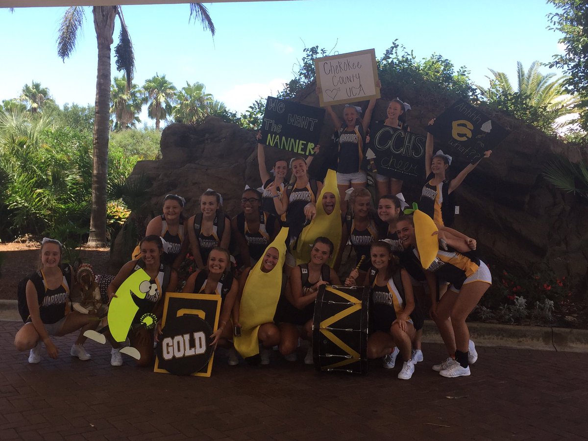AndreaATimR6's tweet photo. We want the banana!!!! #weownthiscounty @CCHSTribe https://t.co/0nNmhesP1b