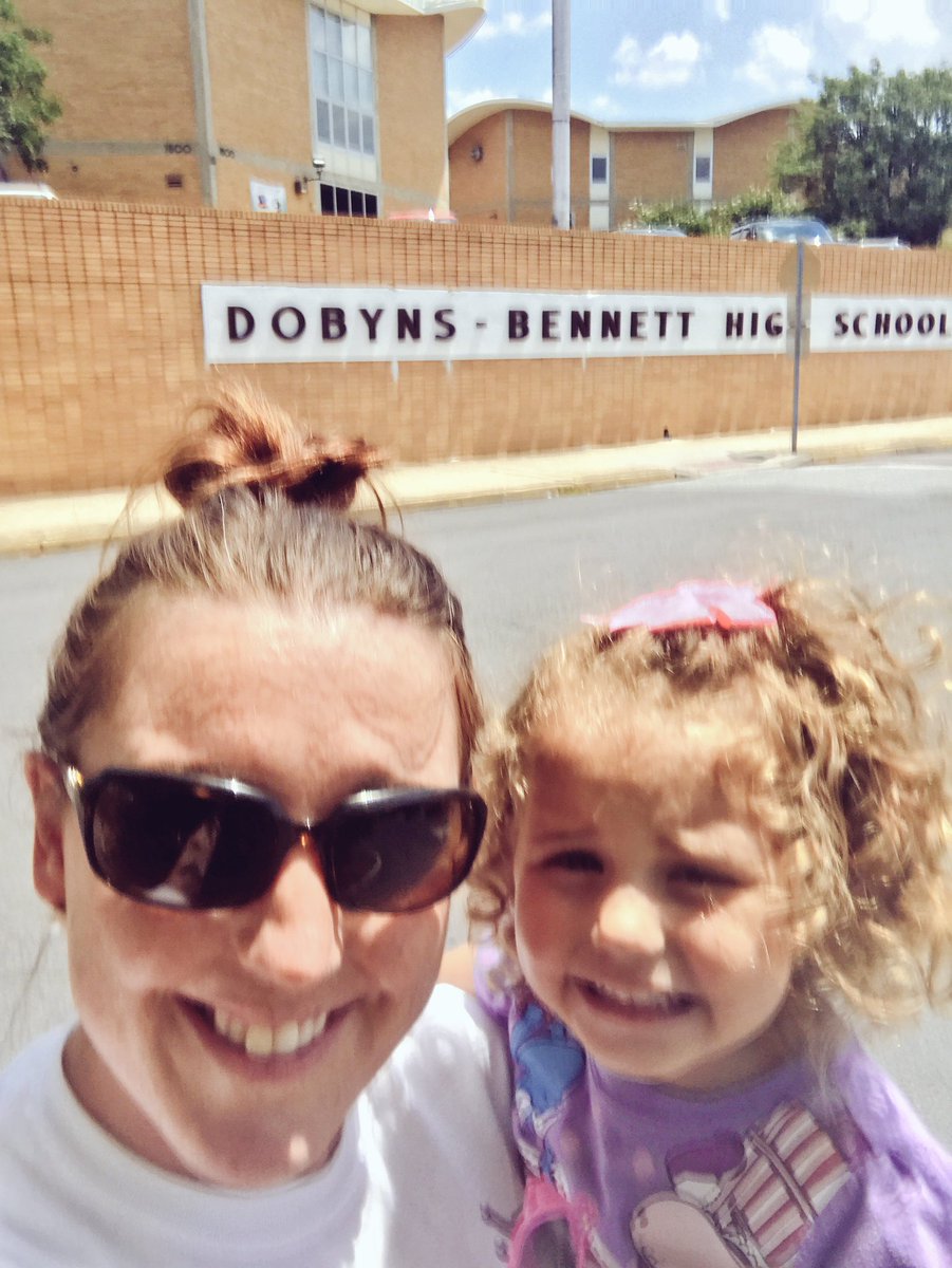 LynnaBingham's tweet photo. KCS Selfie Scavenger Hunt with @KateBingham1018 #KCSelfie https://t.co/FhXk9zKPk0