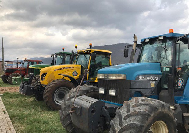 AgriCultrera's tweet photo. #agricoltura40 Dal robot che munge le mucche e rileva la salute dell'animale in poi... https://t.co/wvddV0kQdO #innovazione #agricoltura https://t.co/MMVfmmK1Ew