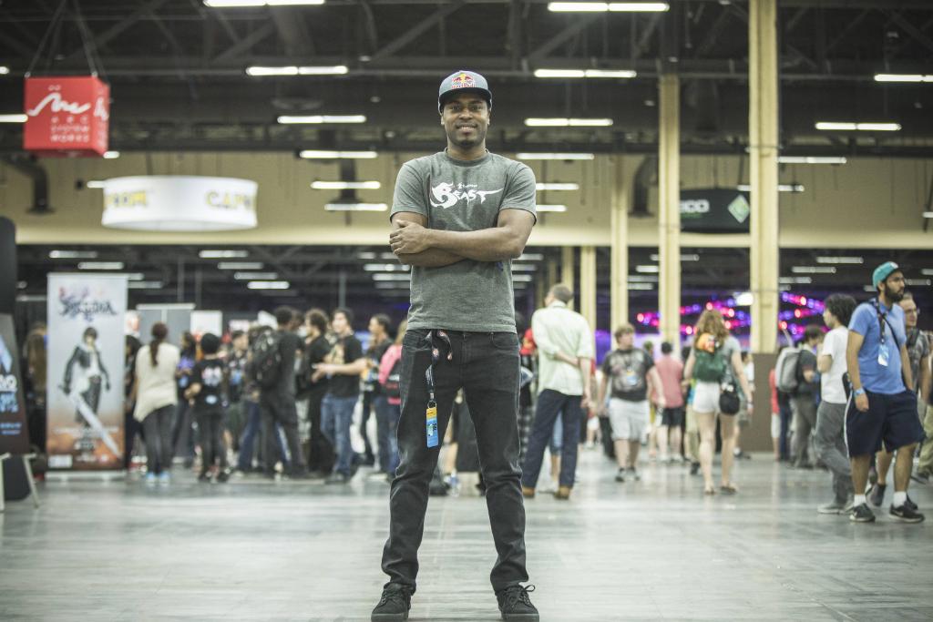 RBContentPool's tweet photo. EXCLUSIVE: US pro gamer @Snake_Eyez_ talks #esports industry growth &amp; future of competitive gaming > for press https://t.co/yfBqFxQ6Bg https://t.co/ZZAhLzT7In