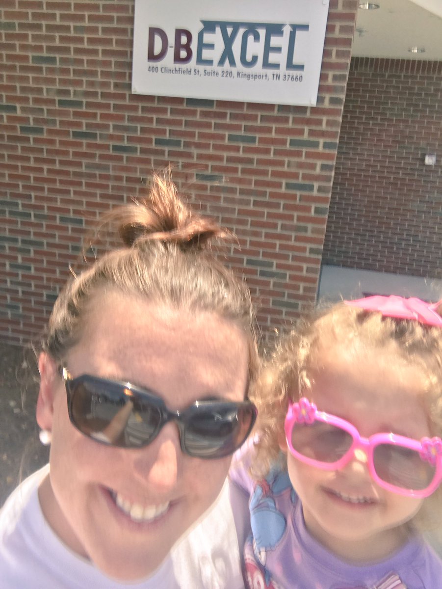 LynnaBingham's tweet photo. KCS Selfie Scavenger Hunt with @KateBingham1018 #KCSelfie https://t.co/hKJUDCnuK8