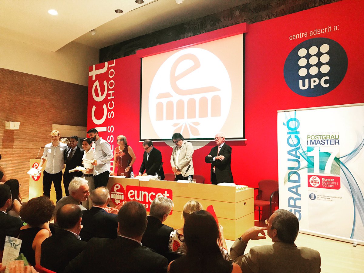 euncet's tweet photo. Seguimos formando profesionales con la ilusión de verlos avanzar #Felicidadesgraduados #masters #posgrados #curso2016/2017 https://t.co/br1DanoH6i