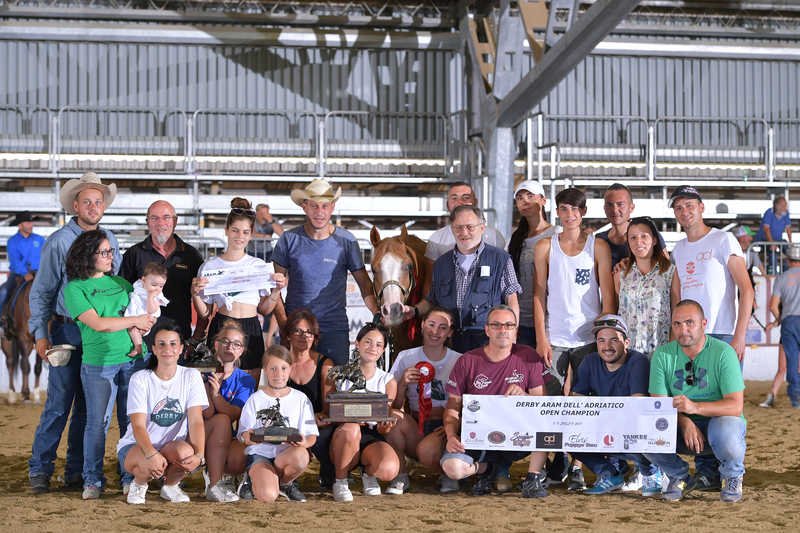 aramreining's tweet photo. #Champion #IntOpen #Open #DerbyOpen #QuartoShow #ARAM 2017 MANUCCI ANDREA su ELECTRIC DYNAMITE di CELLI MASSIMO con score 71 https://t.co/z3dF8b2ugw