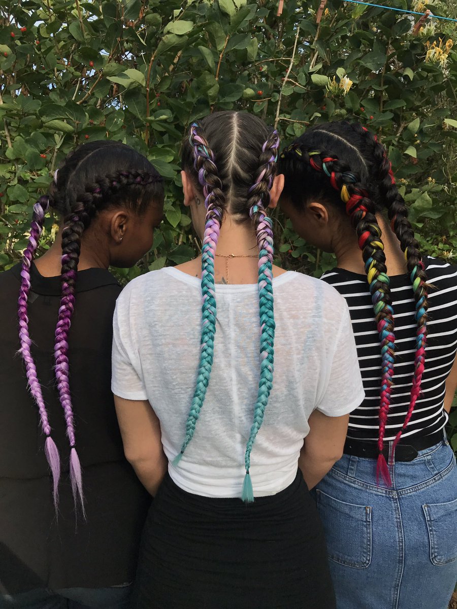 keashldn's tweet photo. Mates who braid together stay together. These cuties are set for @secretgardenparty 💪🏾🤙🏿🤛🏼 #keashbraids #braids #plaits #festivalready https://t.co/x7DEKDxNfI