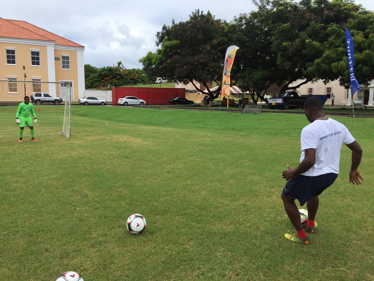jrfcaribbean's tweet photo. ICYMI: Scenes from last week's mentoring and field sessions held at @StGeorgesU #JRFSummerProgram https://t.co/S224cdorcx
