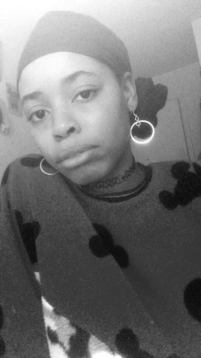 _katanna_'s tweet photo. I'm not half naked, I don't wear makeup and I don't have weave...so people aren't going to notice these pictures

But uh...Hi 🖤 https://t.co/jPho1xhJpb