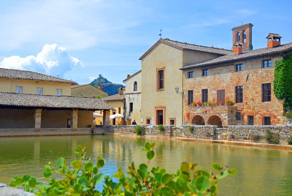 DrFumblefinger's tweet photo. R #PicoftheDay is of #Bagnon #Vignoni #Italy, contributed by @TravelMarilyn.   #spa ##history #ttot 

https://t.co/1ky2XDJYbM https://t.co/kZOyCNQa8I