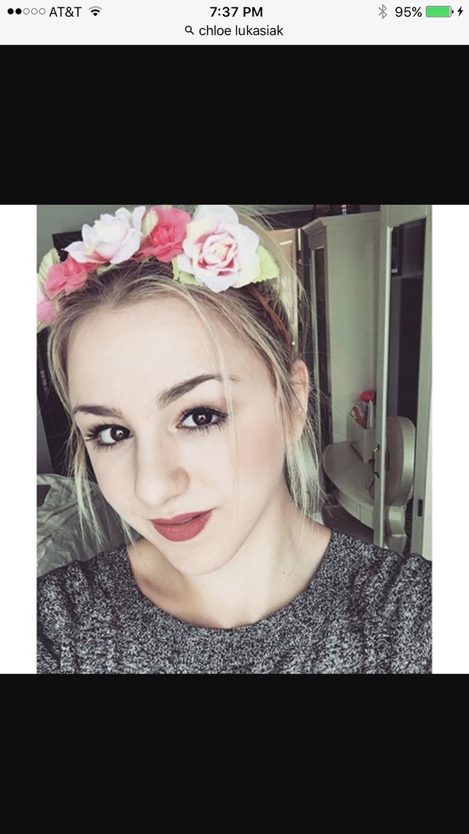 ItsChloeNotGirl's tweet photo. My choice is clear My vote is for #ChoiceDancer #TeenChoice @ChloeLukasiak https://t.co/VsfzWcWP0O