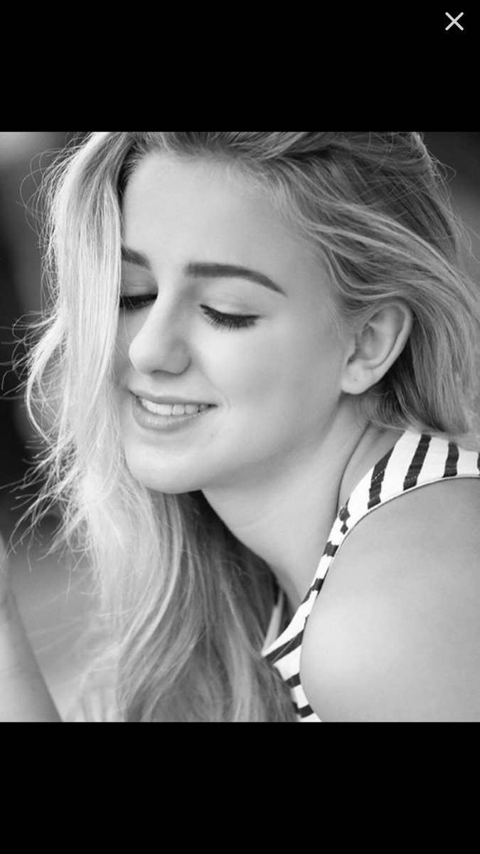 ItsChloeNotGirl's tweet photo. My choice is clear My vote is for #ChoiceDancer #TeenChoice @ChloeLukasiak https://t.co/iREHfDHRqp