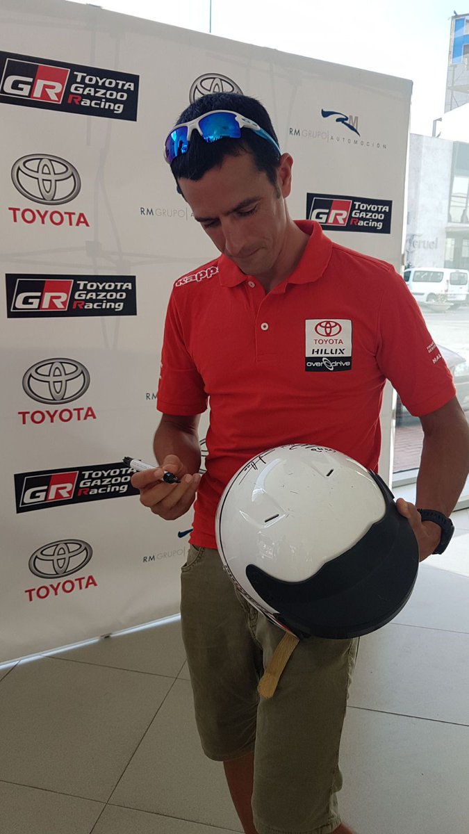 enriquecentenof's tweet photo. Ya tenemos a @NaniRoma y @AlexHar23 en @ToyotaRimauto firmando autógrafos y hablando de su participación en @BajaAragon @TGRFans https://t.co/99yozh2U26