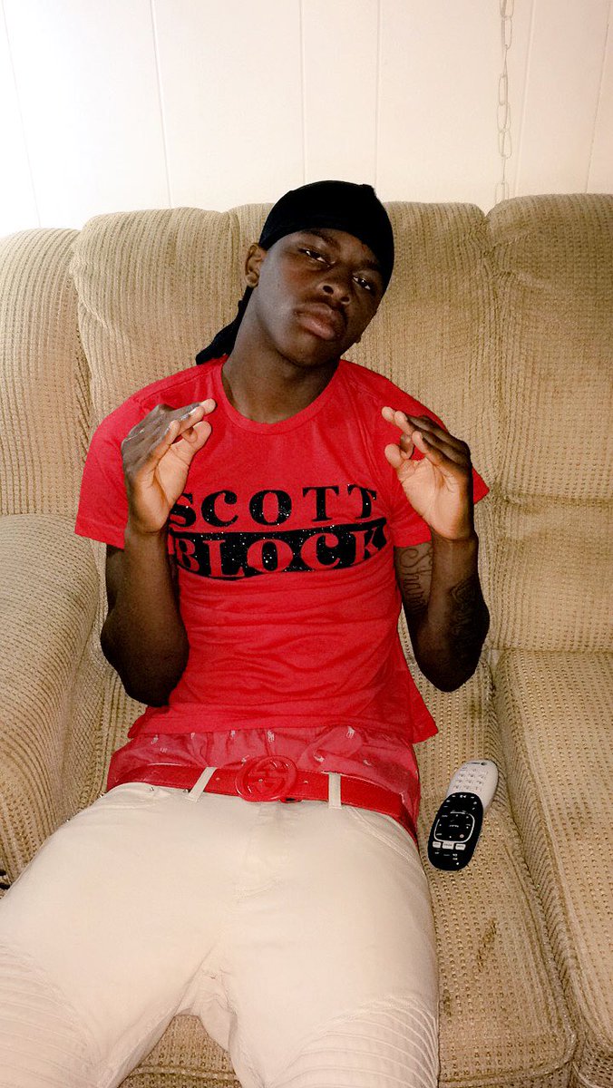 lawnmoneyherbo's tweet photo. My hood is tha jungle fr #scottblock 3800baby https://t.co/AUNUtrBYLI