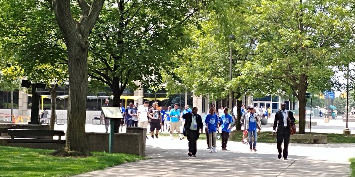 NSBCFdn1950's tweet photo. Gearing up for the opening/college tour @waynestate #nsbclc17 #sbcdetroit17 https://t.co/RVdW1tCZaI