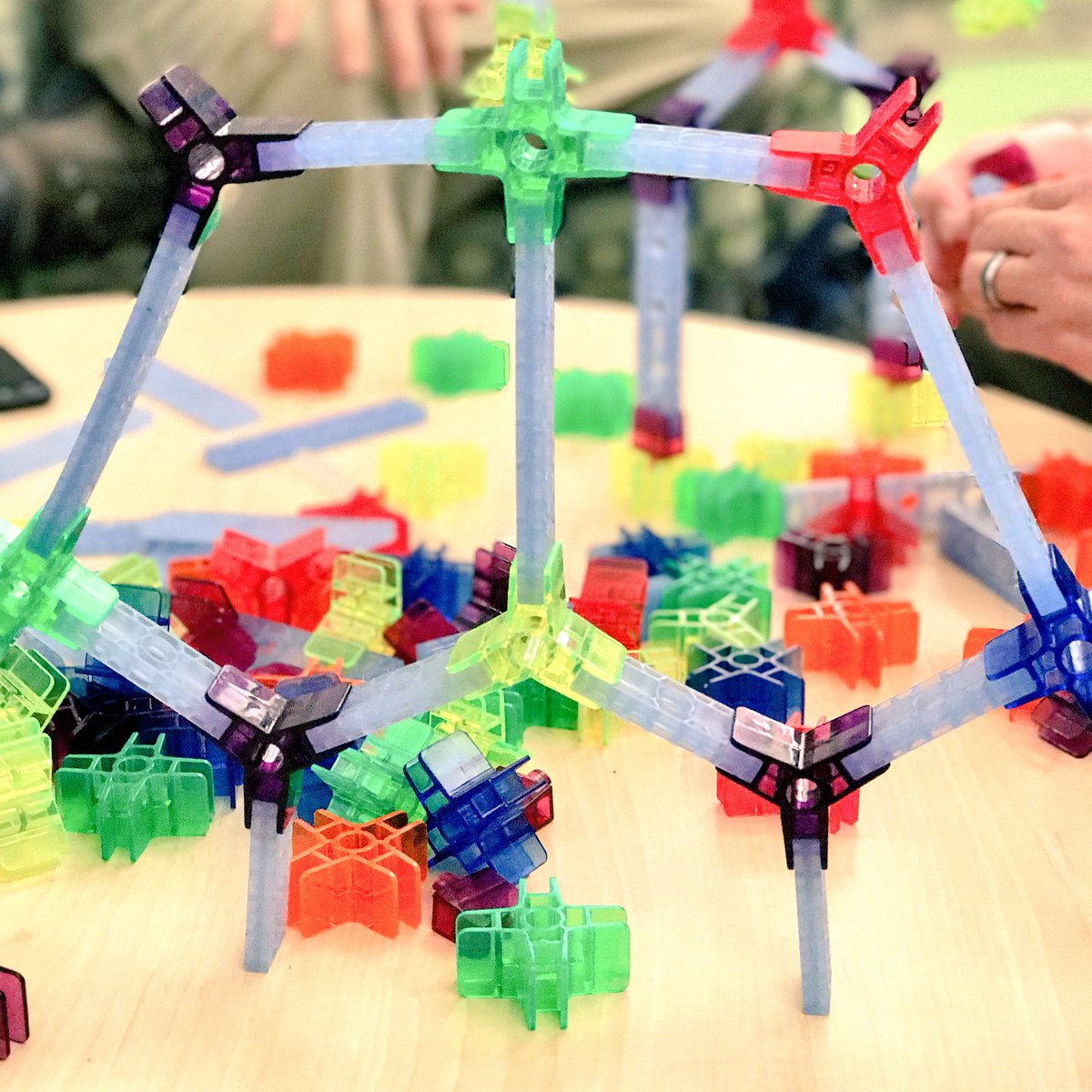 Rangerdavie's tweet photo. Design happening at #STEAMLab17 makes me happy 😊 https://t.co/xFYlvnu2o6