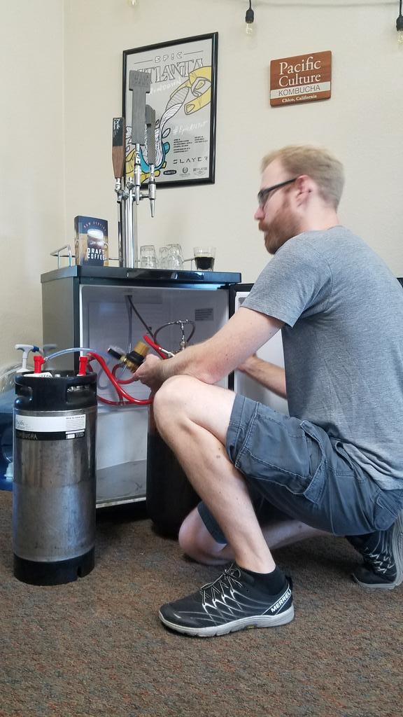 6degreescoffee's tweet photo. This is how the magic happens #pacificculture #kombucha https://t.co/udnrS5tWxD