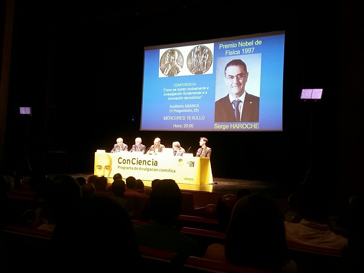 mcastigarcia's tweet image. @JorgeMiraUSC agradece a Serge Haroche o seu esforzó cos medios. A divulgación científica é importante #programaconciencia