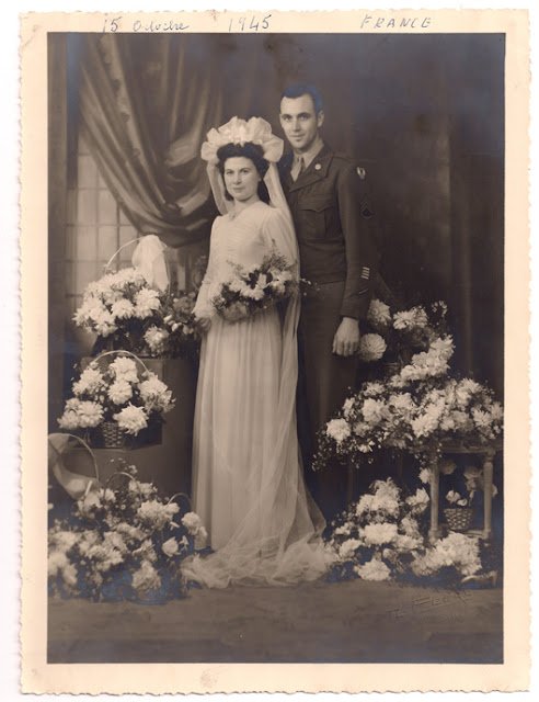 New_Market_Hist's tweet photo. #WeddingWednesday: WWII #brides and the #parachute #weddingdress More:
https://t.co/AGRCezILzT #textilesastext #tangiblethings @WWIImuseum https://t.co/08v96b3yiC