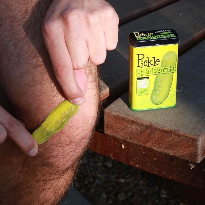StupidCom's tweet image. When in doubt, put a pickle on it 🥒 
stupid.com/pickle-bandage…
#pickles #picklelove #bandaid #stupid #stupidcom #stupidgifts #saftyfirst