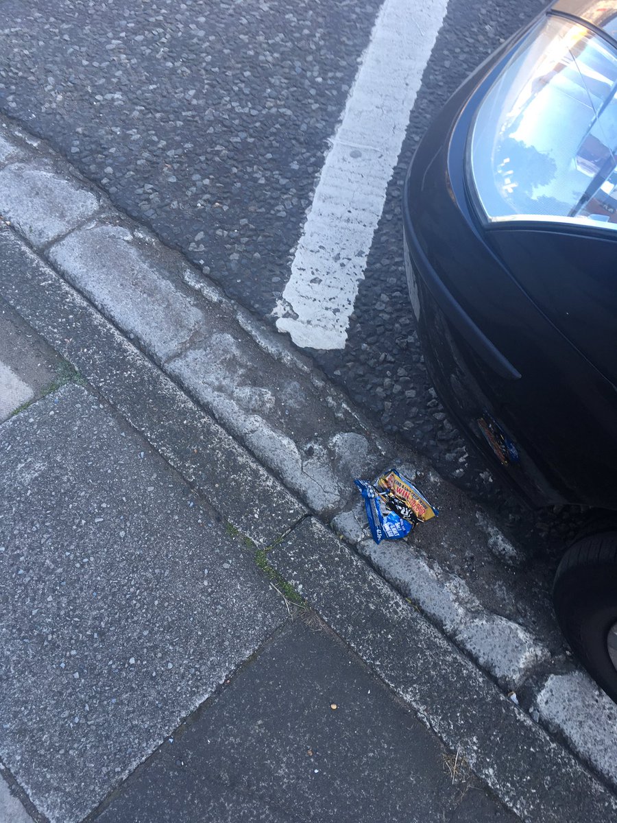 LoveTynemouthRd's tweet photo. We love Tynemouth Rd, just a shame some don't. Some of this litter has been there for wks, any chance of a street clean @NTCouncilTeam? https://t.co/hjAJfd1Gvt
