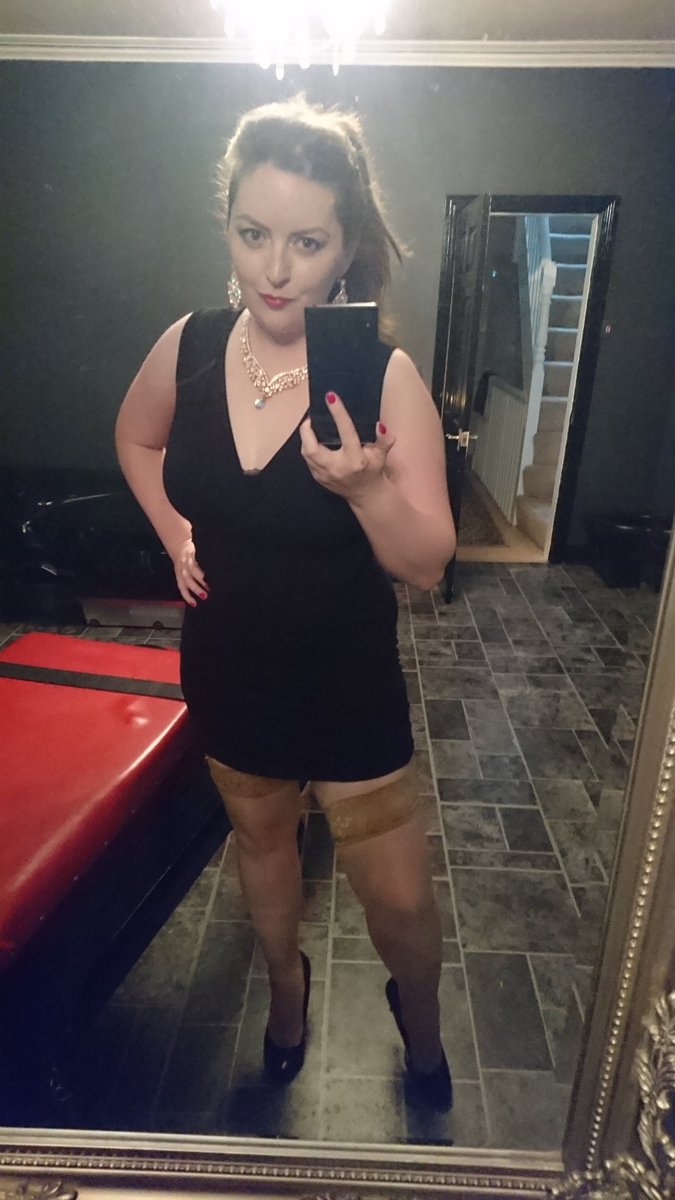 MissPorcelainB's tweet photo. Know your place! Disobedience will not be tolerated! Time to play! #tease #strictfemale #Domination #nylons  https://t.co/133vJ9JQQb https://t.co/yEpj8IT7OK