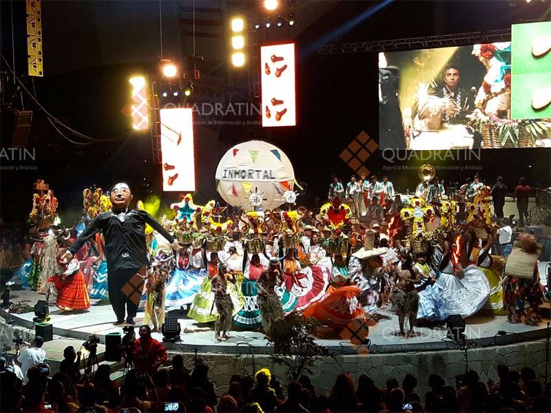 liladowns's tweet photo. Gracias Guelaguetza y mi Oaxaca! Gracias Seculta y Gobierno del Edo. Por apoyar el concierto en nuestra tierra nos vemos en el sig. el 25 ! https://t.co/1mqIub5wwy