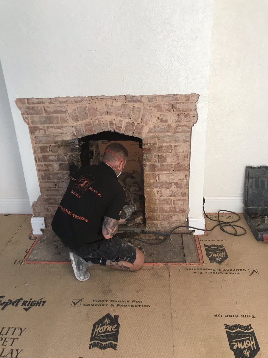 ben_exestoves's tweet image. Woodwarm Fireview Double Double completed with slate Hearth knock through chimney by Comfort Heating Stoves @woodwarmstoves