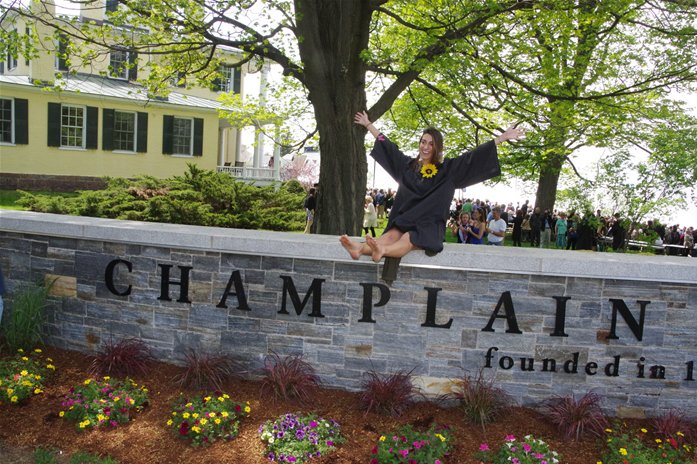 Champlain College included in the 2018 'Fiske Guide to Colleges': ow.ly/fbUV30dLd6a #btv #highered #FiskeGuide