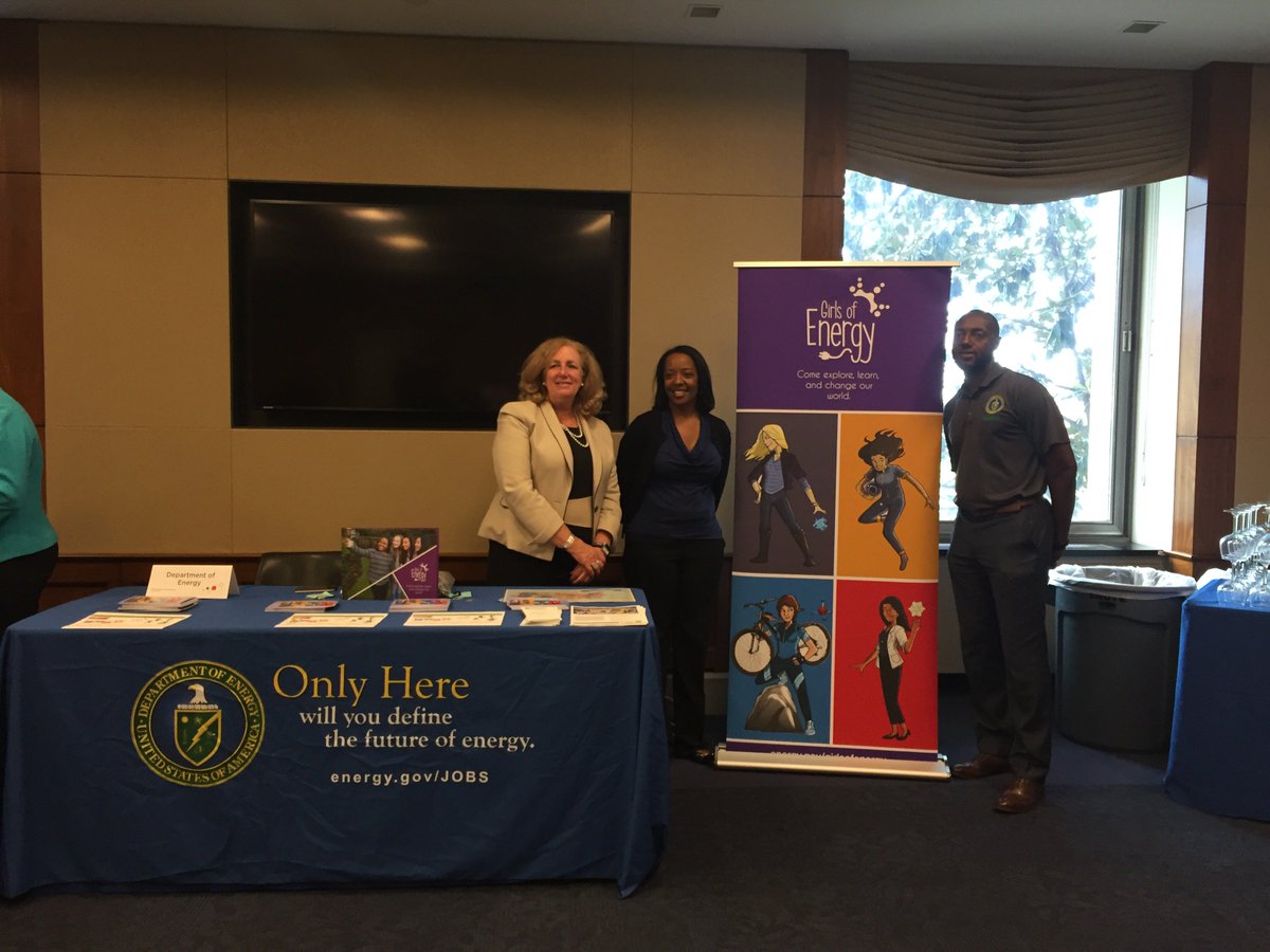 WCPInst's tweet photo. Thank you @ENERGY for your support of the #WCPISTEAMFair and empowering girls &amp; women to pursue STEAM fields! #microSTEM #girlsofenergy https://t.co/CqlisIye5G