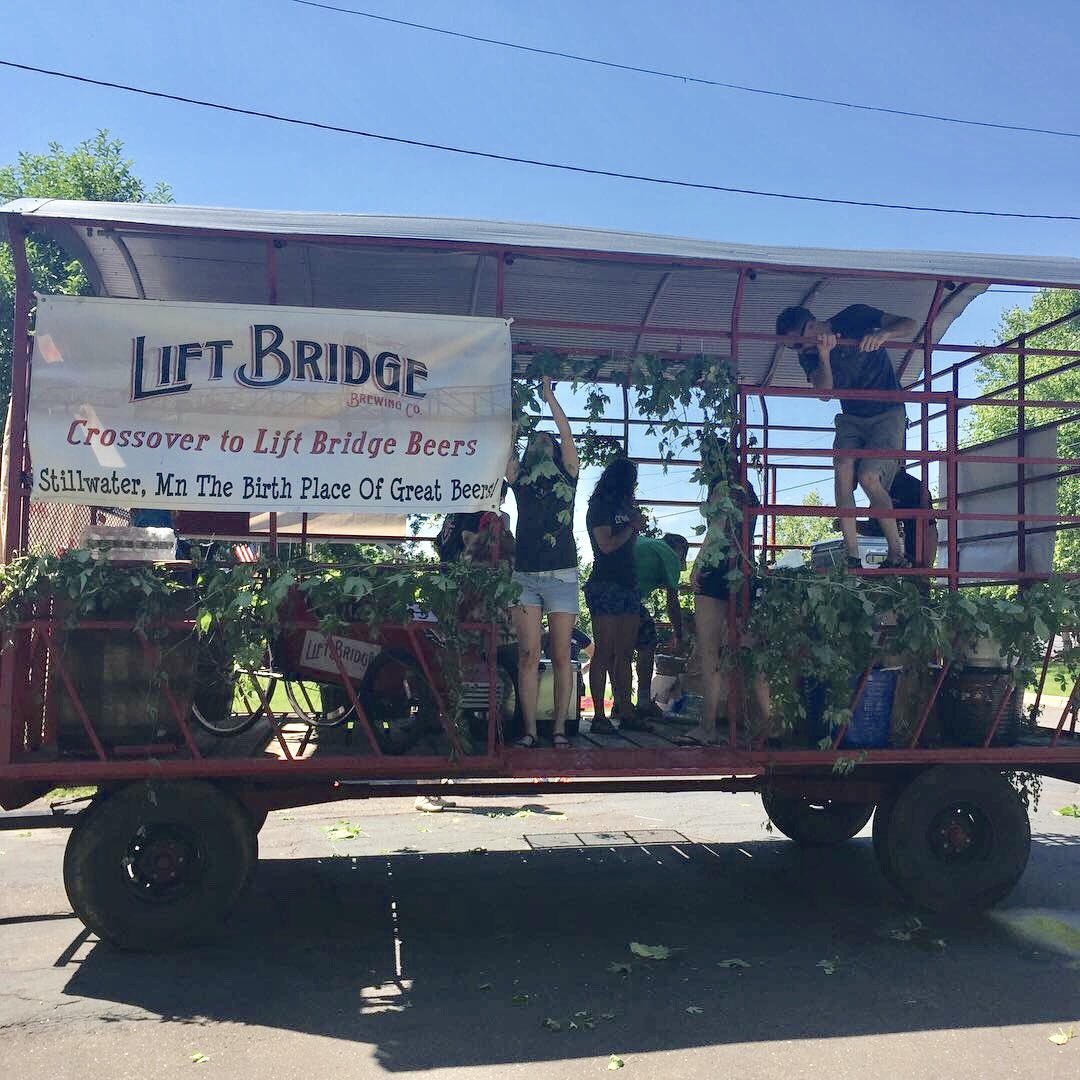 LiftBridge's tweet photo. We'll be in Sunday's Lumberjack Day Parade at 1pm! With samples of our root beer -- don't miss it! #LBSummer #LJD2017 https://t.co/HBRhQwSbRB