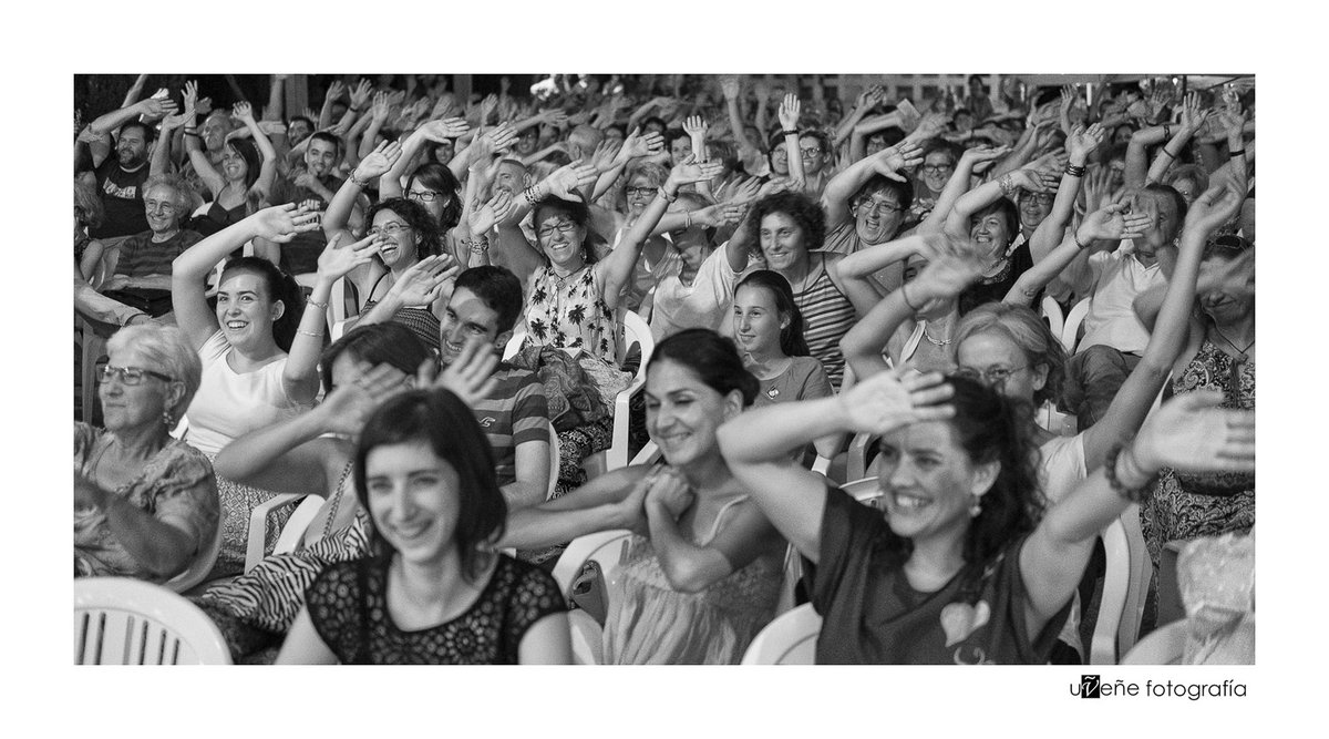 AFGUoficial's tweet photo. Casi 3.000 #fotos de 35 soci@s @AFGUoficial en nuestro álbum del #26MaratónCuentos de #Guadalajara ¡Disfrútalas! 😉📸
https://t.co/JNgtLeQvRX https://t.co/eM0n5dZWhb