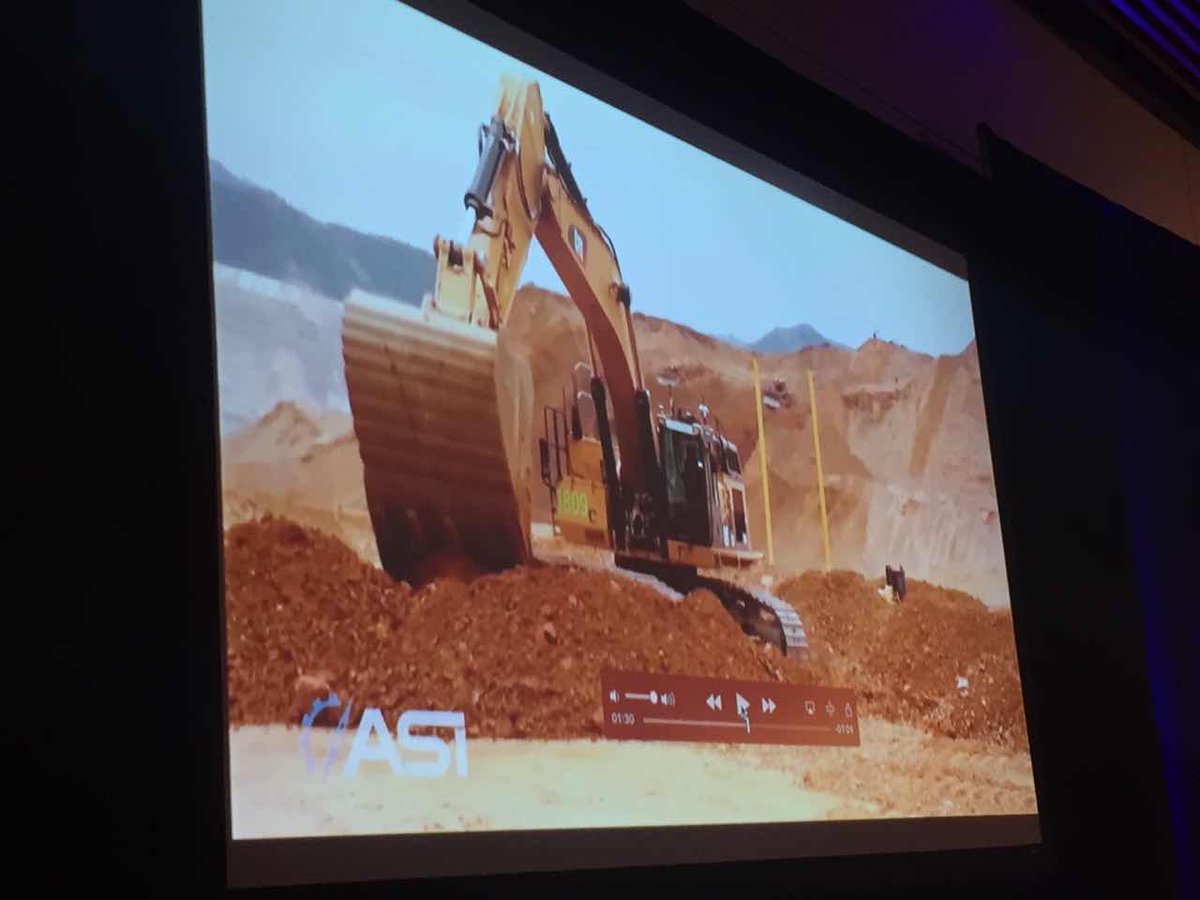 SVFutureForum's tweet photo. Autonomous farming and mining?! @RobotCEO reveals how @ASIRobots is changing those oldest industries. #svff2017 https://t.co/qaavHHG8fn