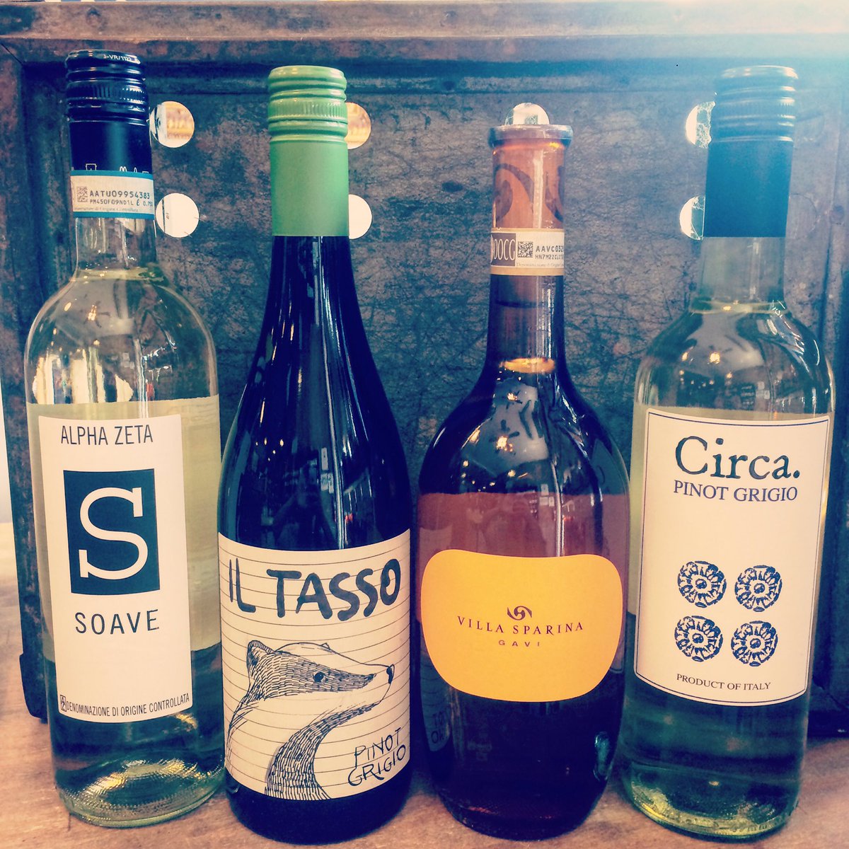 Staycation?!🤔 travel to Italy w us w these thirst quenching vino Blanco #italy🇮🇹 #italianwine #staycation