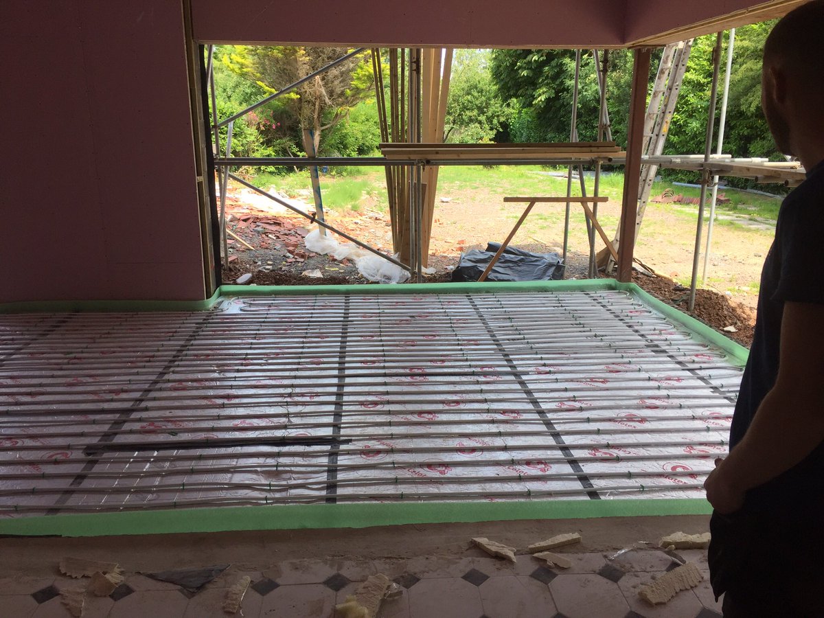 ELSHeating's tweet photo. 450m of underfloor without plans!!!! https://t.co/aQB4NqiuYI