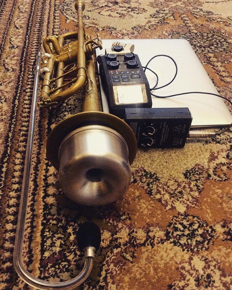 bach_brass's tweet photo. What's your recording set up?

#iplaybach #Bach37 | IG: @jazylman https://t.co/UxoXDlnimz