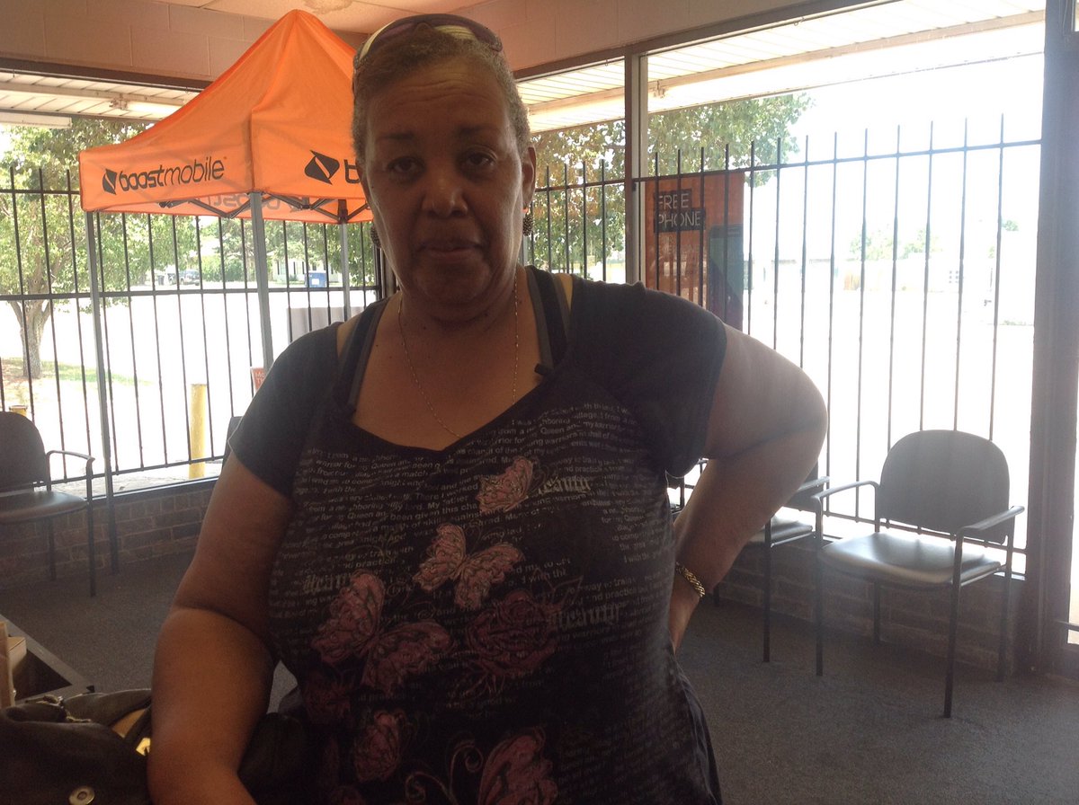 Easywireless13's tweet photo. Donna made the switch to Boost #unlimited #lg https://t.co/DjZJHV6V5b