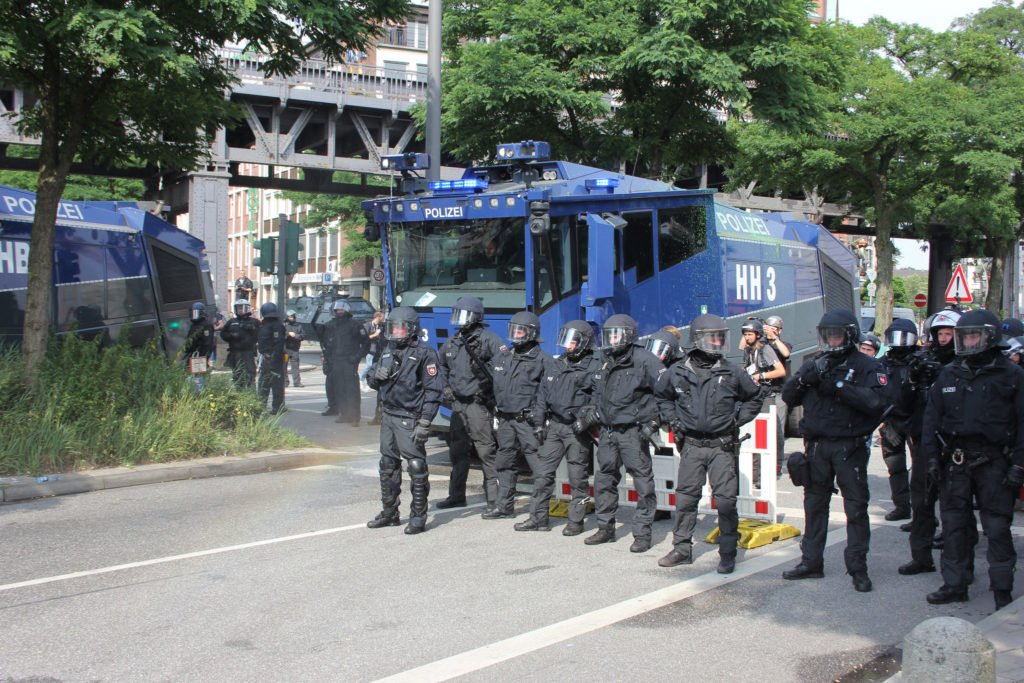 Sechel_Blog's tweet photo. Die Hashtag Polizei // https://t.co/tcnmby7aE9 https://t.co/vmEhoLsQhA