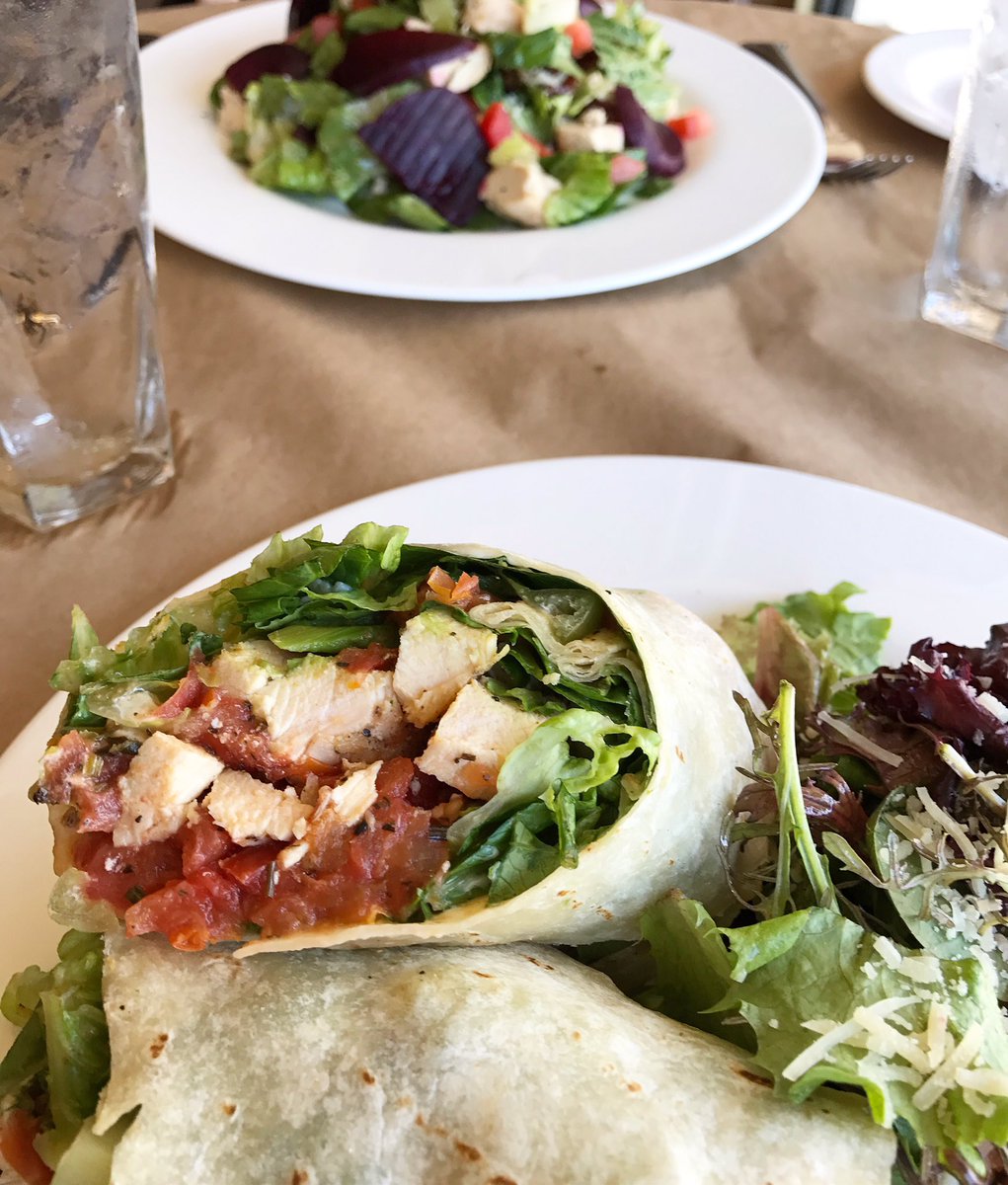 opal_sb's tweet image. Lunch cravings 😛 #Lunchtime #SantaBarbara