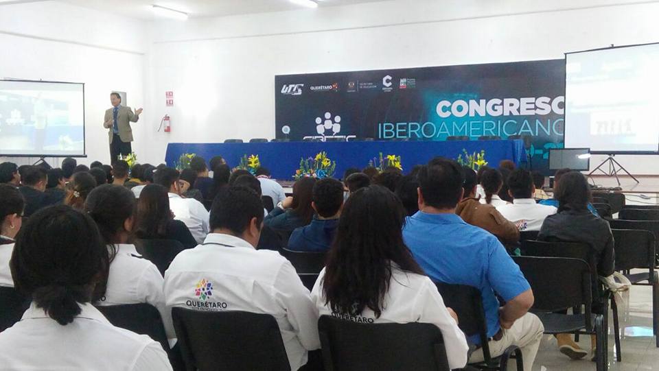 CIBETICUTC's tweet photo. Conferencia Magistral: Nuevas Tecnologías ¿Nueva formación académica?  Impartida por el Dr. David Hilario Covarrubias Rosales.
#CIBETIC2017 https://t.co/wXJIyEEg8S