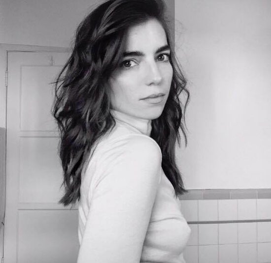    We wish a very happy birthday to the gorgeous Angela Trimbur! ¡Feliz cumpleaños 