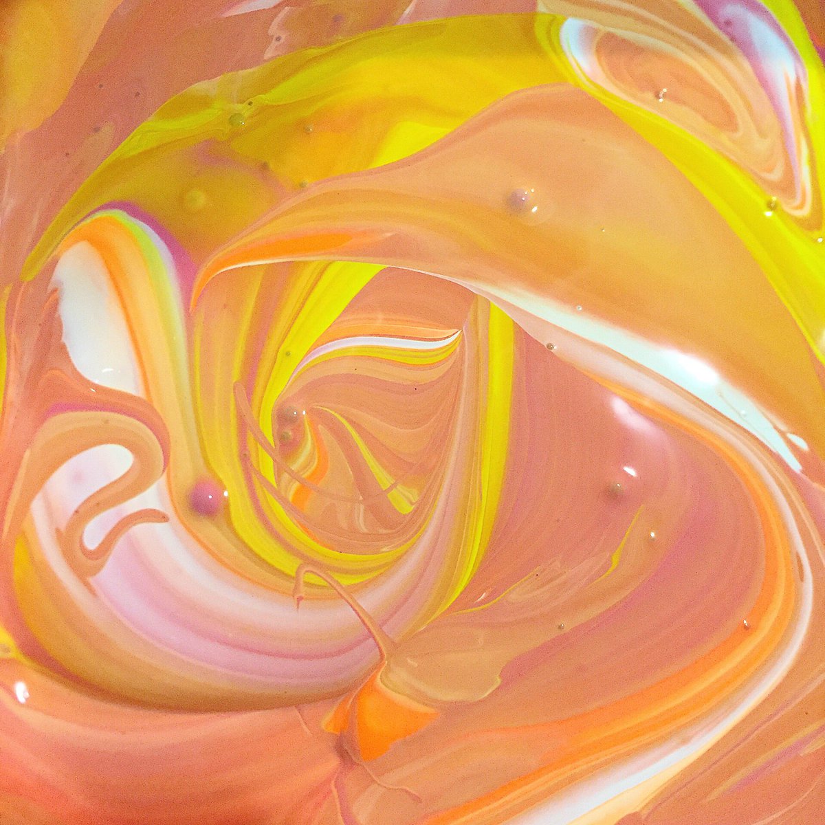 sdvisual_'s tweet image. There's something about mixing colours🎨🖌🌀 #painting #colour