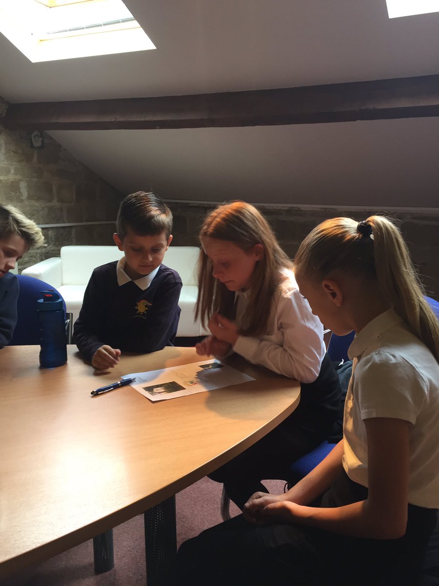 Newlands_PS's tweet photo. Winners of the logo competition and School Council Reps from 4-6 had an important meeting today with #ArkDesign https://t.co/QwCQrerR0V