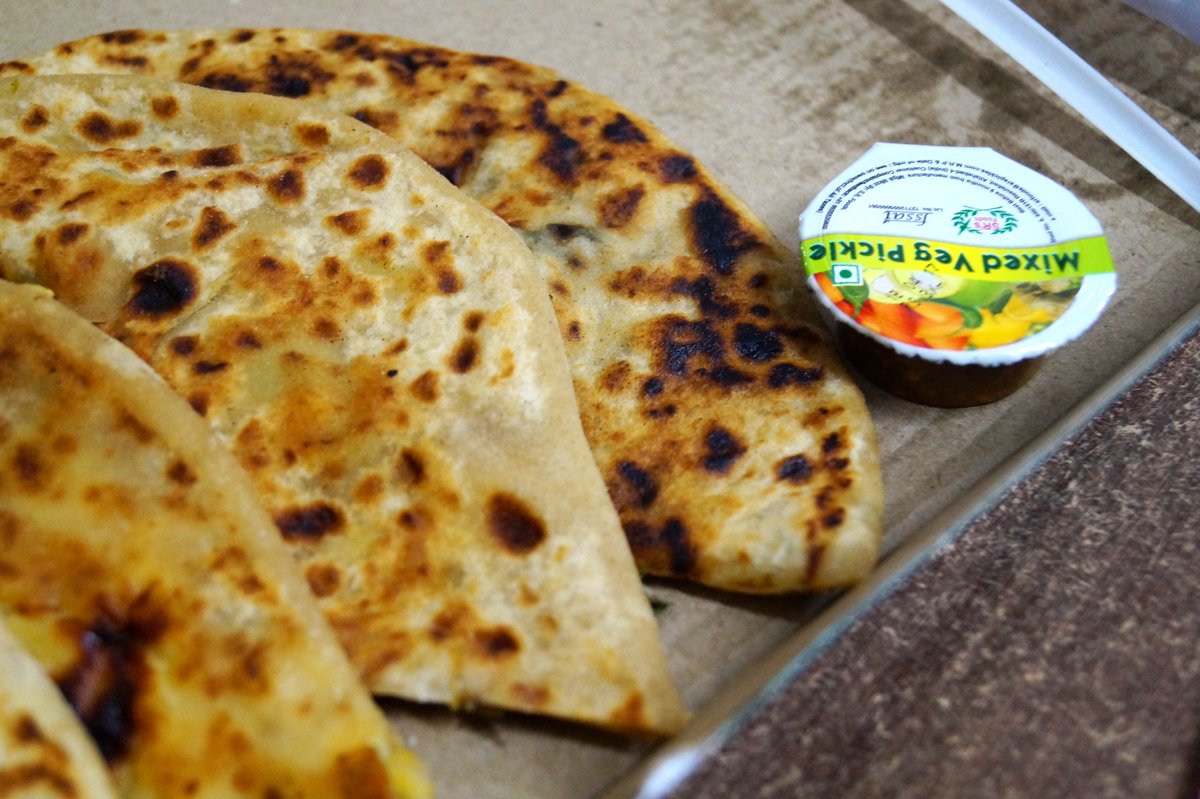 lovelyricha1's tweet photo. Am dreaming about these parathas @OyeKiddan @ https://t.co/MgAElVnaGo :)

#Foodie #Blogger #Love #Vegetarian #Vegan #Gourmet #Photography #delicious #photoshoot #photosession #topIndianblogger #bestIndianblog #bestblogger #review
https://t.co/Erv3s3Fzxm