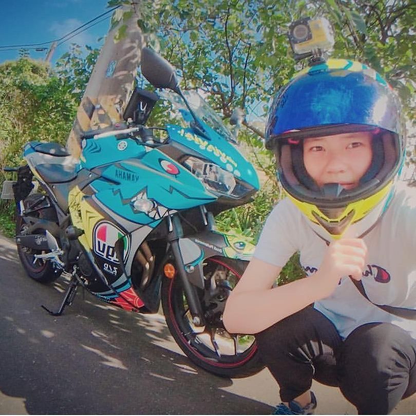 asiangirlrider's tweet photo. Run for your life！
-
👧@yiiiiii0_
-
#AsianGirlRider #亞洲女騎 #GirlsWhoRide #GirlsThatRide #MotoGirl #BikerGirl #BikerC… https://t.co/u1J3FsZV8F https://t.co/EbyU9f8OFX