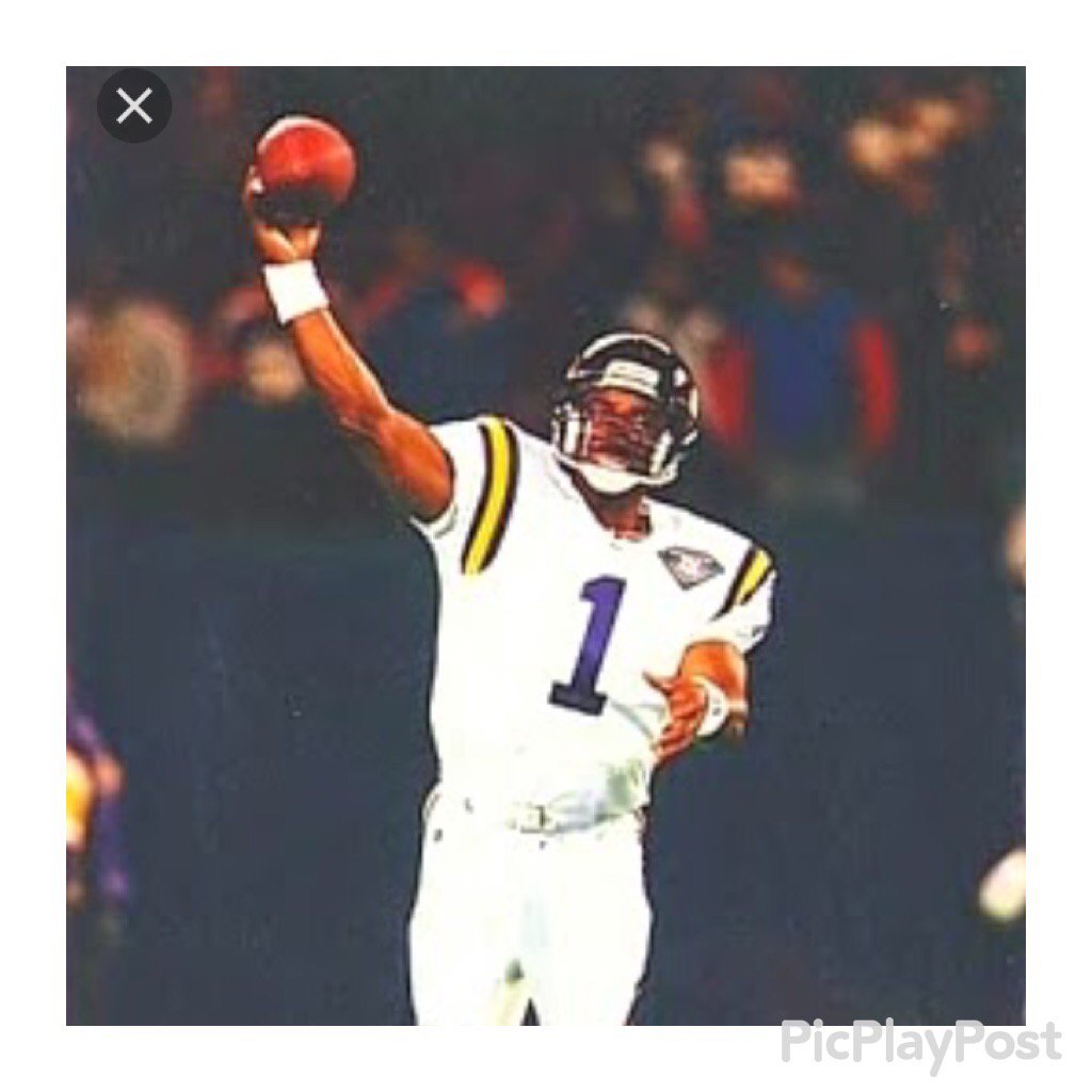 MattGQB's tweet photo. #warrenmoon #natural #baller https://t.co/7m2akFyamK